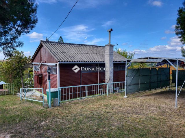 Eladó nyaraló, Adonyban 26 M Ft, 2 szobás / költözzbe.hu