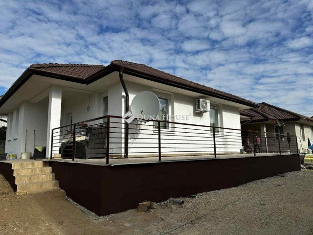 Eladó ikerház, Tabon 58.5 M Ft, 4 szobás / költözzbe.hu