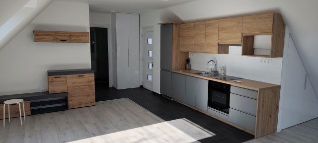 Eladó téglalakás, Balatonkenesén 73 M Ft, 2 szobás