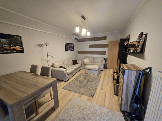Kiadó panellakás, albérlet, Pécsett, Ifjúság útján, 3 szobás