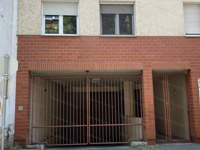 Kiadó garázs, Szolnokon 35 E Ft / hó, 1 szobás