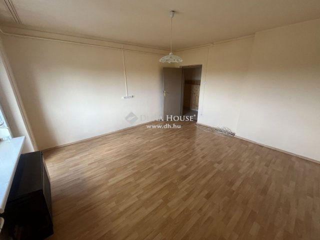 Eladó téglalakás, Szigetszentmiklóson 49.9 M Ft, 2 szobás