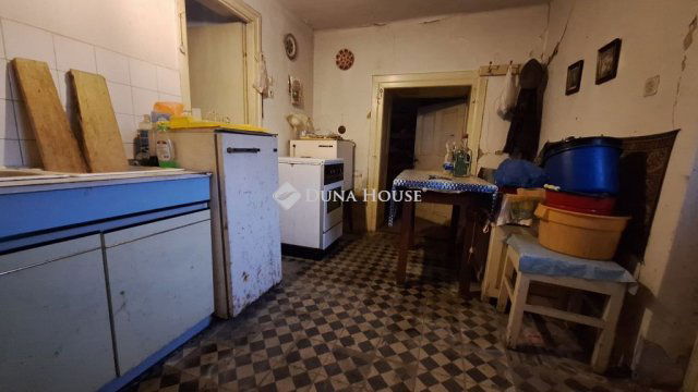 Eladó családi ház, Cecén 18.9 M Ft, 3 szobás