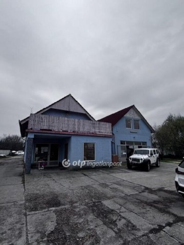 Eladó családi ház, Monoron 390 M Ft, 7 szobás