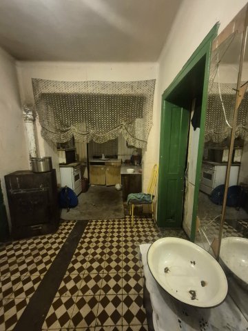 Eladó családi ház, Nemtiben 2.5 M Ft, 3 szobás