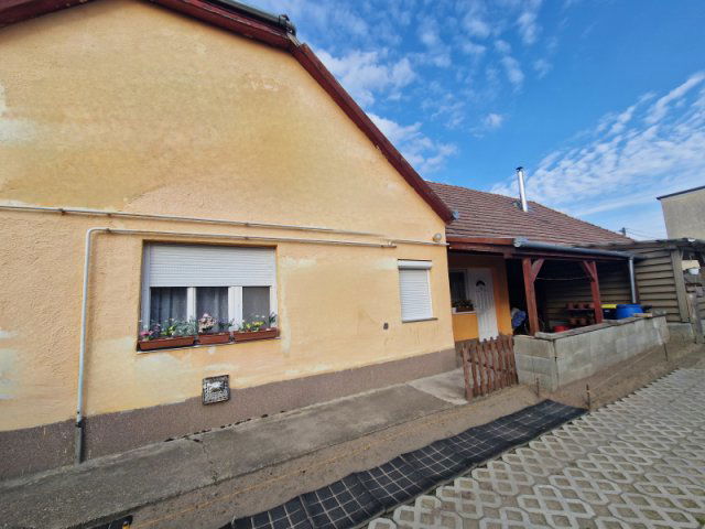 Eladó családi ház, Ócsán 26.9 M Ft, 2 szobás