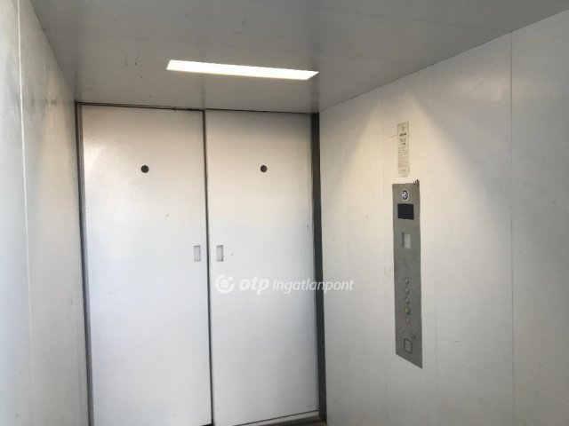 Kiadó ipari ingatlan, Komlón 1173 E Ft / hó