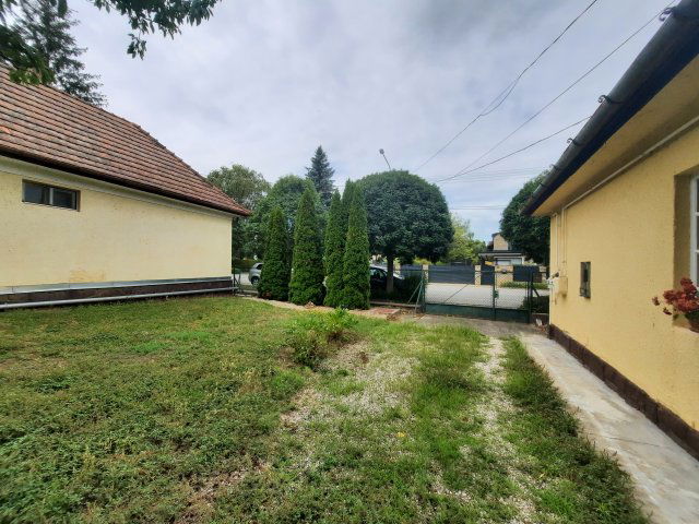 Eladó családi ház, Balatonszárszón 80 M Ft, 5 szobás