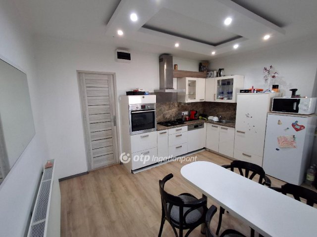 Eladó családi ház, Balassagyarmaton 33 M Ft, 1+2 szobás