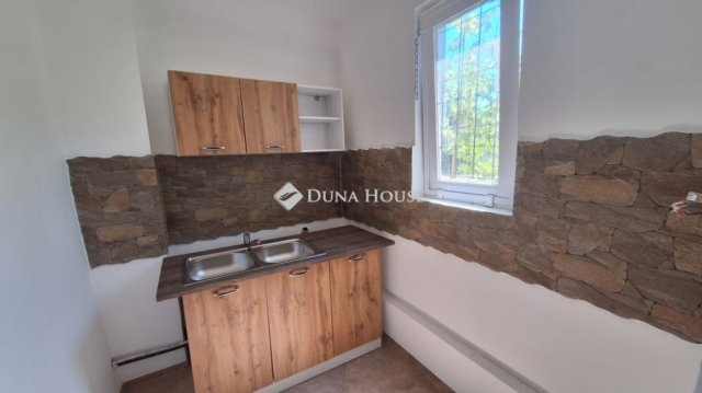 Eladó családi ház, Rácalmáson 32.45 M Ft, 3 szobás