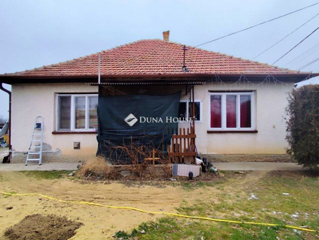 Eladó családi ház, Tápiószelén 24.9 M Ft, 3 szobás