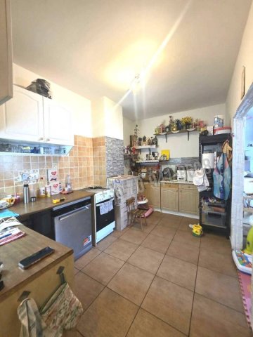 Eladó családi ház, Dunaújvárosban 120 M Ft, 4+5 szobás