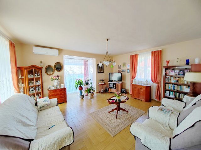 Eladó családi ház, Szombathelyen 124.9 M Ft, 5 szobás
