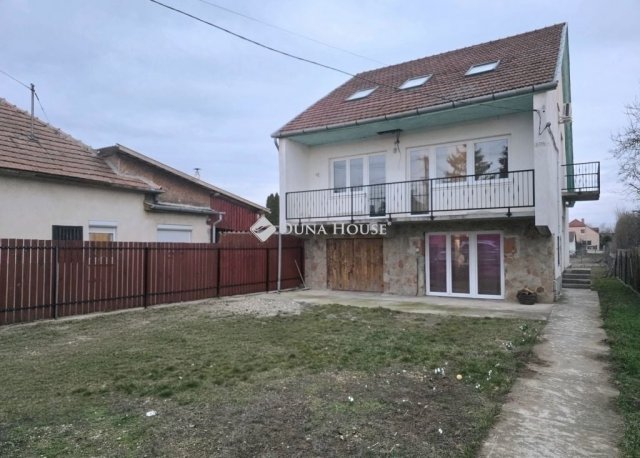 Eladó családi ház, Gyömrőn 99.9 M Ft, 7 szobás