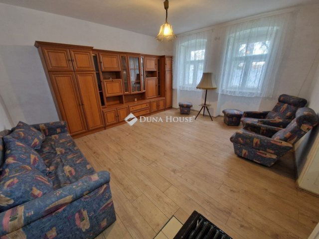 Eladó családi ház, Tataházán 9.5 M Ft, 3 szobás