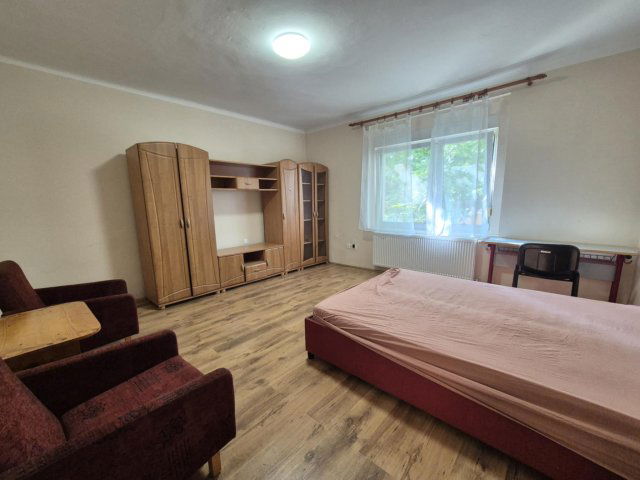 Eladó téglalakás, Pécsett, Szigeti úton 52 M Ft, 2 szobás