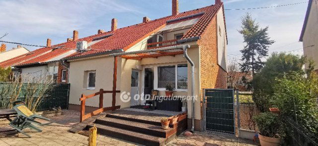 Eladó sorház, Jánossomorján 85.99 M Ft, 2+2 szobás