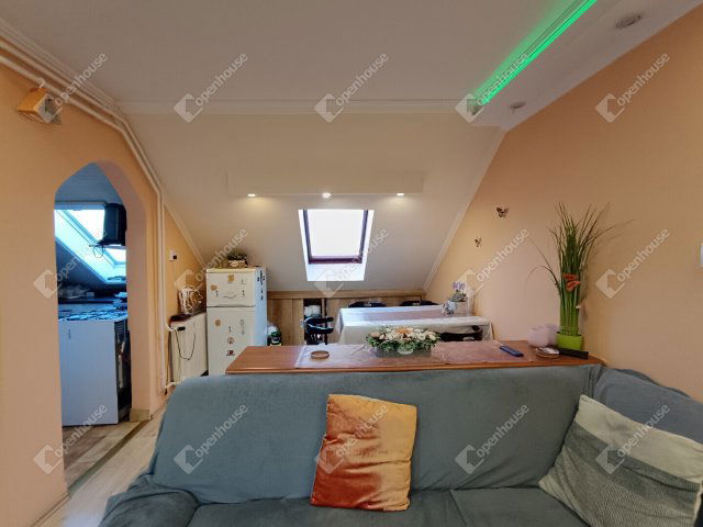 Eladó családi ház, Sopronban 125 M Ft, 7 szobás