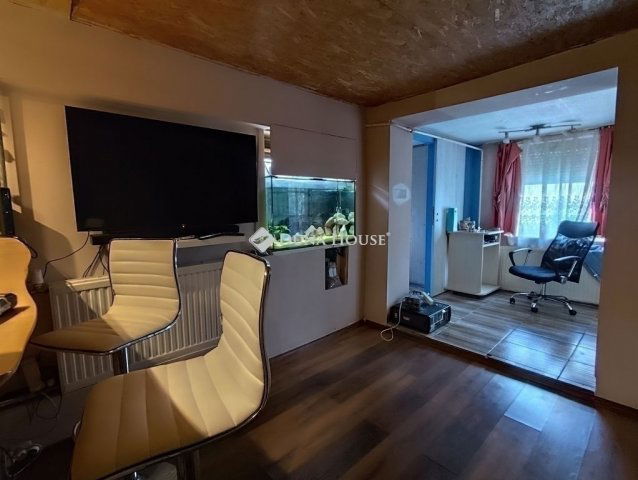 Eladó családi ház, Vecsésen 73 M Ft, 5 szobás