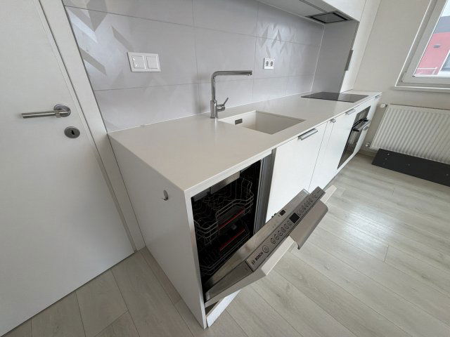 Kiadó téglalakás, albérlet, Pécelen 250 E Ft / hó, 3 szobás