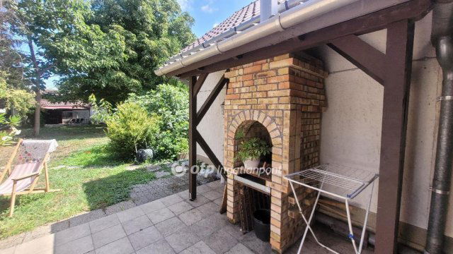 Eladó téglalakás, Jászberényben 53.9 M Ft, 5 szobás