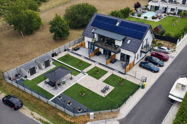 Eladó családi ház, Csopakon 329.9 M Ft, 6 szobás