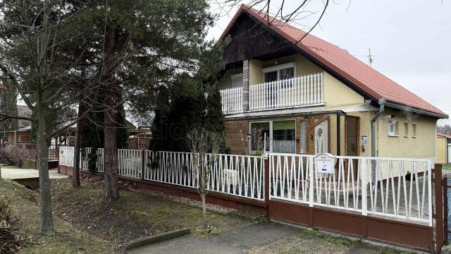 Eladó családi ház, Balatonkeresztúron 71 M Ft, 4 szobás