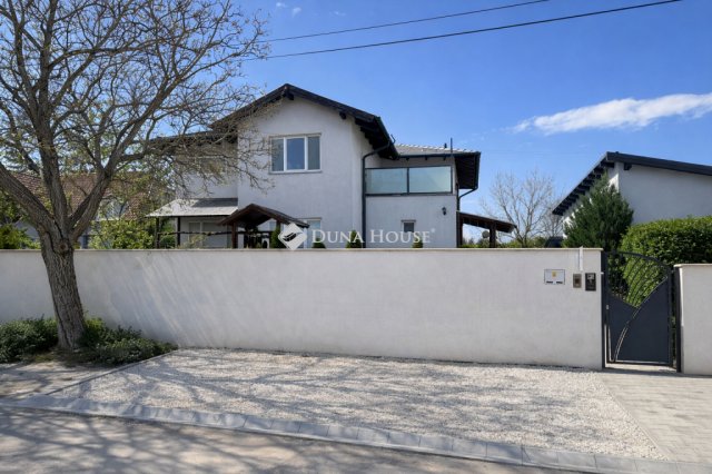 Eladó családi ház, Érden 234 M Ft, 5 szobás