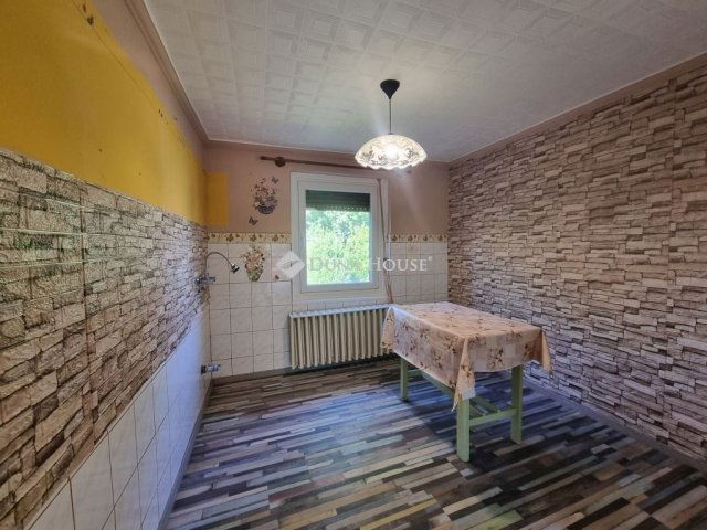 Eladó családi ház, Kókán 37.5 M Ft, 4 szobás