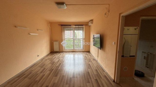 Eladó panellakás, Budapesten, III. kerületben 65 M Ft, 1+2 szobás