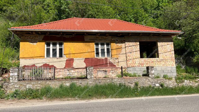 Eladó családi ház, Miskolcon 12.9 M Ft, 2 szobás