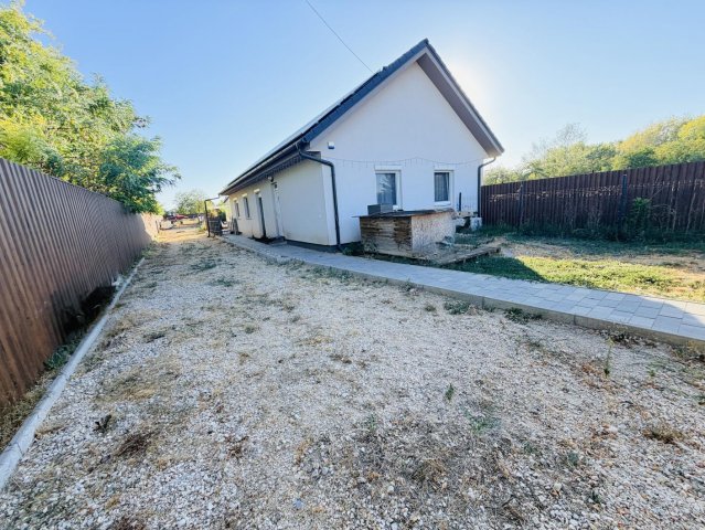 Eladó családi ház, Tatán 119.9 M Ft, 4 szobás