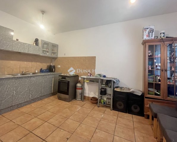 Eladó családi ház, Dunaszentgyörgyön 33 M Ft, 4 szobás