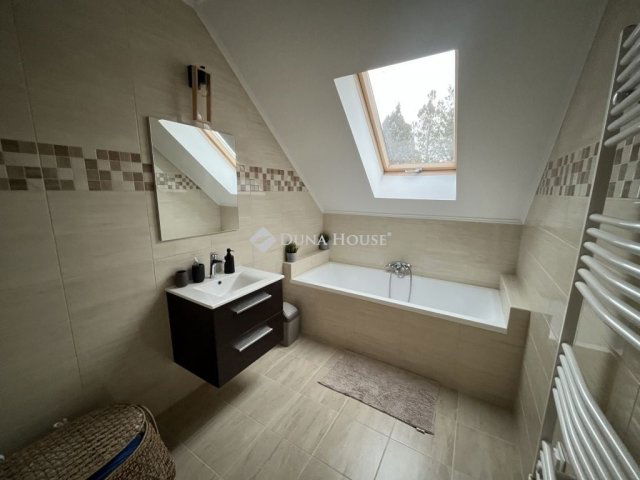 Eladó ikerház, Dabason 115 M Ft, 5 szobás / költözzbe.hu