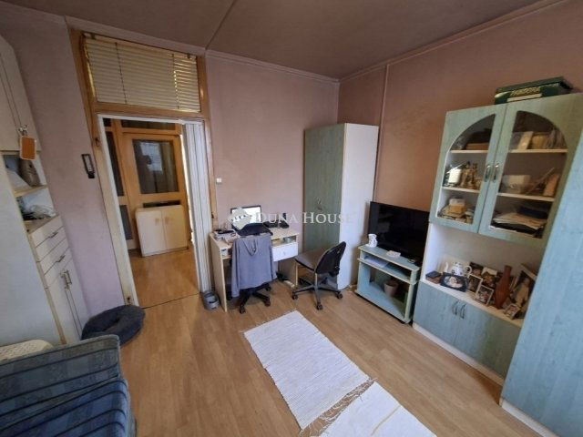 Eladó panellakás, Pécsett 39.9 M Ft, 2 szobás