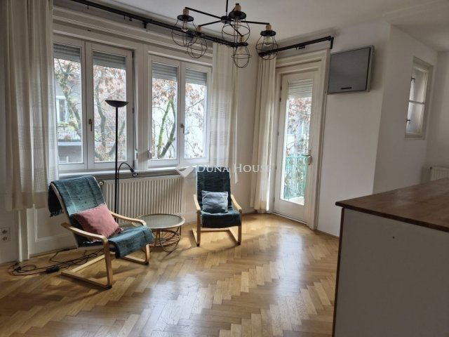 Eladó téglalakás, Budapesten, III. kerületben 140.5 M Ft