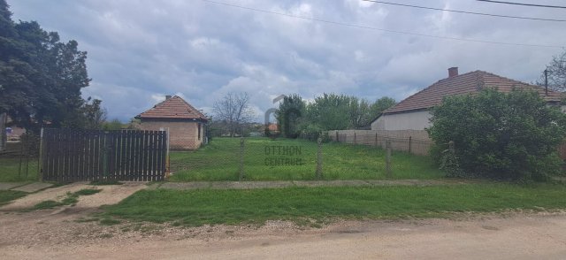 Eladó telek, Ercsiben 20 M Ft / költözzbe.hu