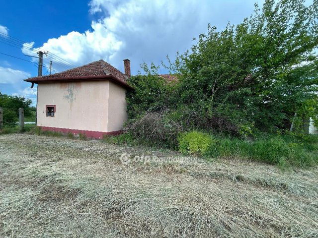 Eladó családi ház, Gáborjánban 5.5 M Ft, 2 szobás