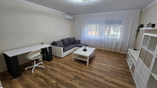 Kiadó téglalakás, albérlet, Szegeden, Petőfi Sándor sugárúton