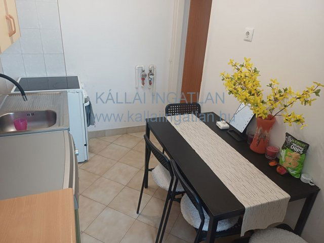 Eladó panellakás, Nyíregyházán 34.9 M Ft, 1+1 szobás