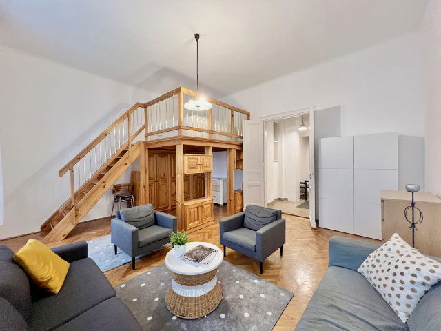 Eladó téglalakás, Budapesten, V. kerületben, Honvéd utcában