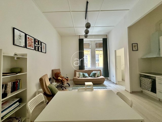 Kiadó téglalakás, albérlet, Szegeden, Dózsa utcában, 2 szobás