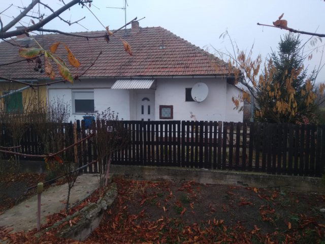 Eladó családi ház, Muronyon 8.99 M Ft, 2 szobás