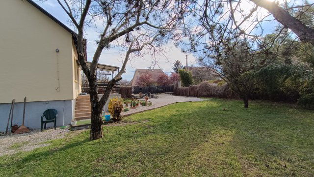 Eladó családi ház, Érden 90 M Ft, 2+1 szobás