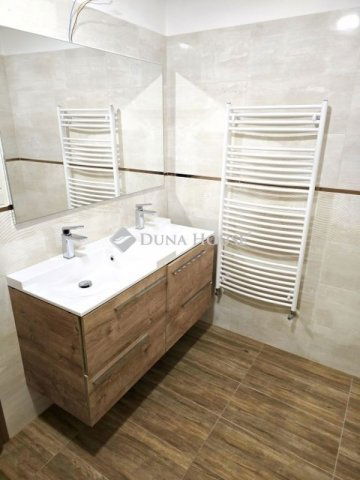 Eladó családi ház, Hosszúhetényen 99 M Ft, 4 szobás