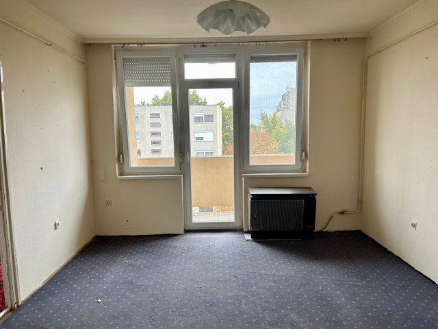 Eladó téglalakás, Cegléden 41.9 M Ft, 3 szobás