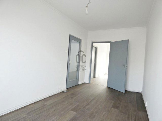 Eladó panellakás, Budapesten, XV. kerületben 82 M Ft, 4 szobás