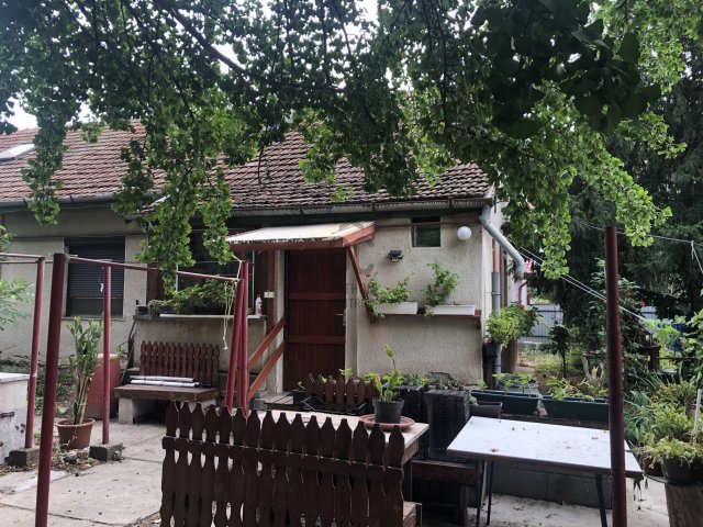 Eladó ikerház, Szolnokon 19.9 M Ft, 3 szobás