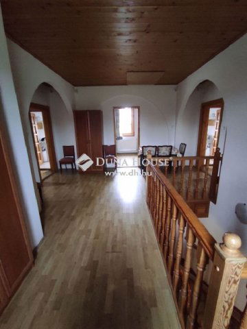Eladó családi ház, Kemencén 230 M Ft, 3 szobás