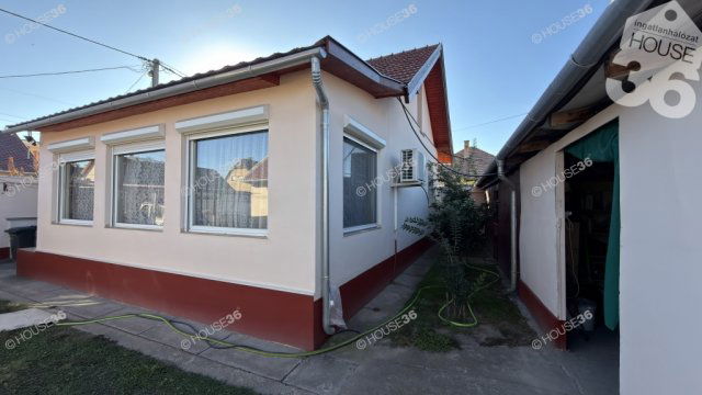 Eladó családi ház, Kecskeméten 89.9 M Ft, 3 szobás